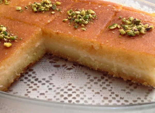 طريقة تحضير بسبوسة القشطة طريقة تحضير بسبوسة القشطة